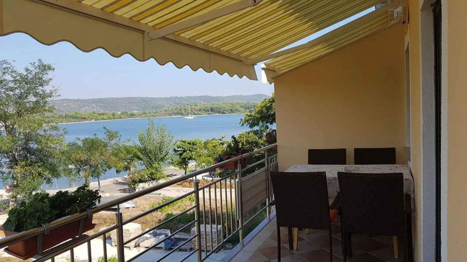 Apartment Zvone Veli Rat