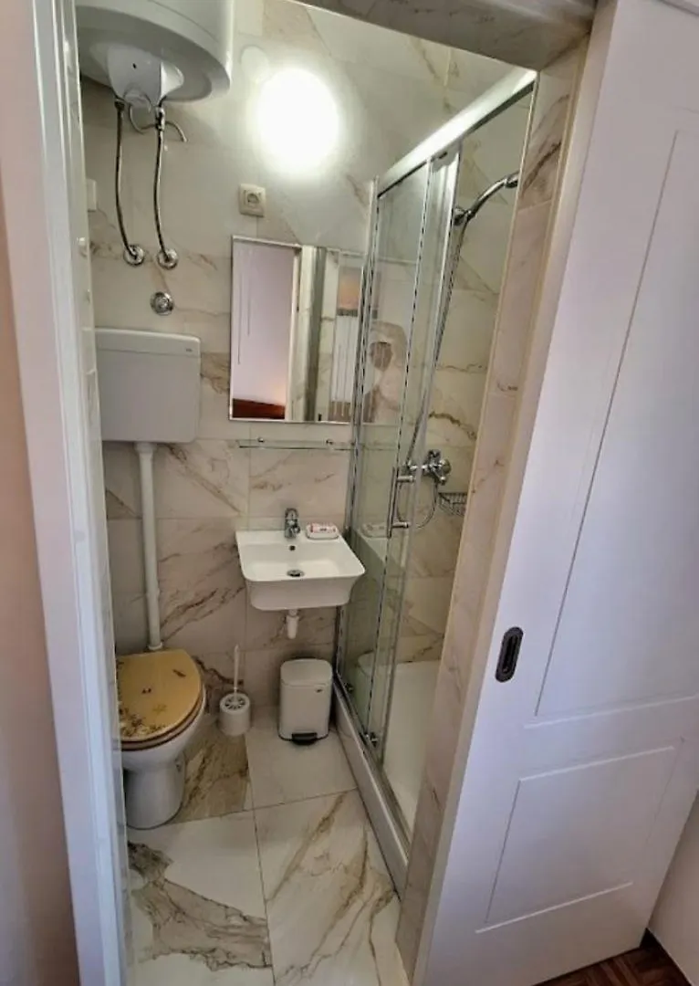 Apartment Zvone Veli Rat
